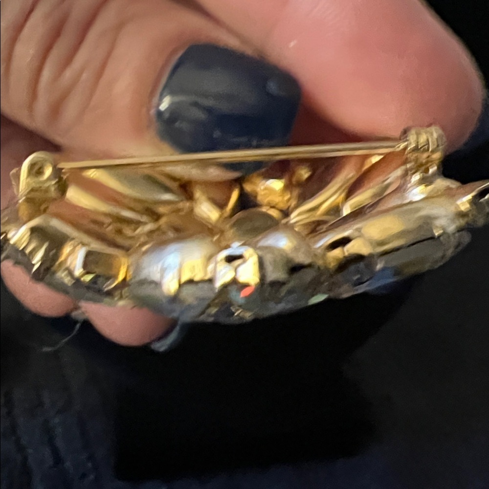 Vintage 2” Gold and Iridescent 1950’s Crystal Brooch - Picture 5 of 6